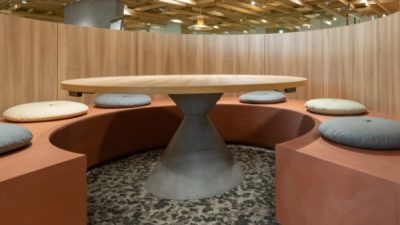 モールテックス - オフィスに施工 テーブル脚