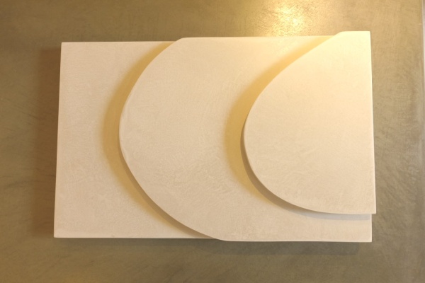 軽い素材のディスプレイ台に施工したポリーブル