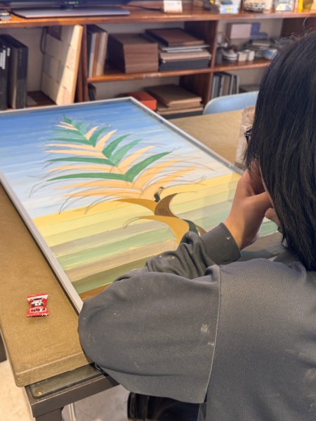 伸びる木のデザインイメージ画