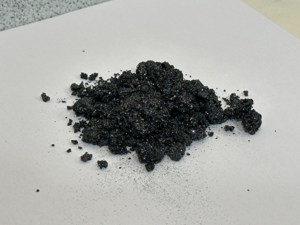 炭の固まり「.Garbon（ガーボン）」の粒度大