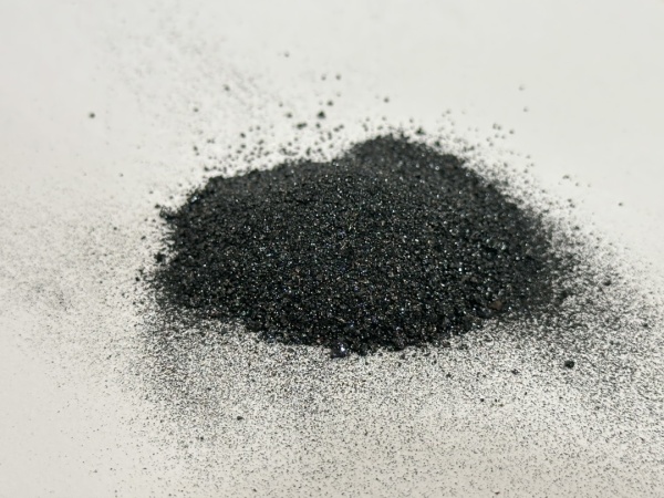 炭の固まり「.Garbon（ガーボン）」の粒度小