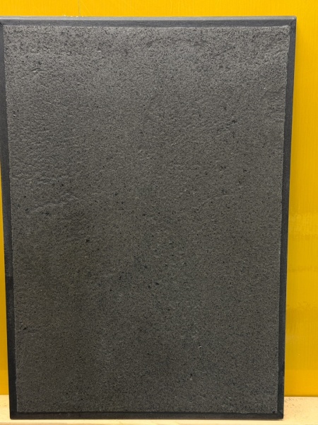 ガーボンとオルトレマテリアを使った黒系の左官サンプル