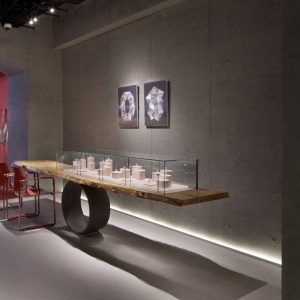 コンクリート打ち放し風仕上げ - ジュエリーショップに施工