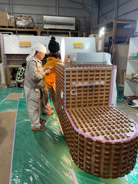 目地詰め作業前のカウンター什器