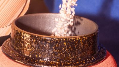 【続報】土と火とドイツ人職人の眼差し。かまど炊きが育む「贅沢な時間」