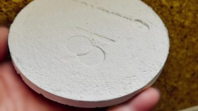 パリで「カワイイ！」と大好評。「紙の粉」が左官で生まれ変わる新しいアップサイクルの形