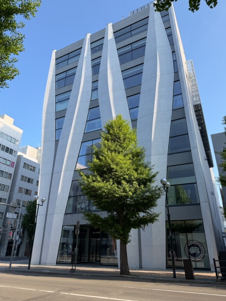 コンクレタールが使用されている札幌IKEUCHI GATEの外壁