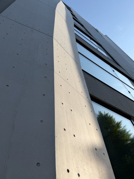 コンクレタールが使用されている札幌IKEUCHI GATEの外壁