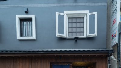 ポリーブル - ホテル外壁に施工