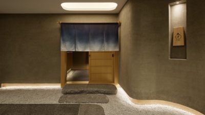 美しき伝統「梨地肌」を現代の空間へ。原田左官オリジナル土仕上げ「風土～FUUDO～」の新シリーズ『玄土』