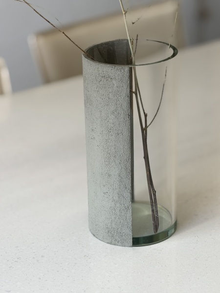 漆喰とガラスの花瓶Glass and Plaster Vase